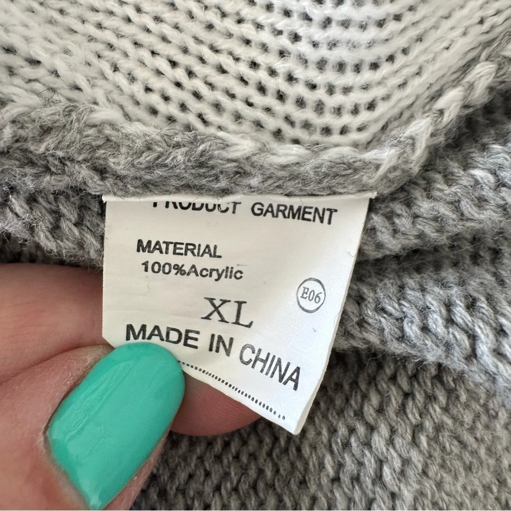 Size XL Adorable Gray Christmas Sweater with Sequin Snowman - Tunic Length - Picture 5 of 5